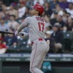 Shohei Ohtani homers into upper deck in Seattle